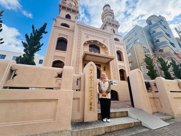 Unfolding Kobe Where History, Culture, and the Sea Come Together